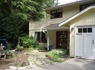 8135 NE Blakely Heights Dr, Bainbridge Island, WA 98110