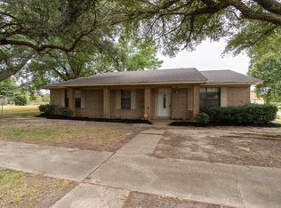 202 Bennett Lake Dr, Monroe, LA 71203