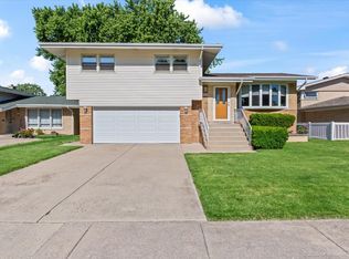 10328 Long Ave, Oak Lawn, IL 60453