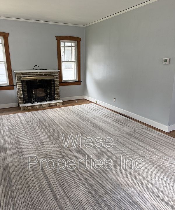1st image of 2328 S 10th St