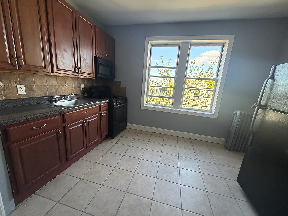 Building Photo - 735 Avenue A #15B