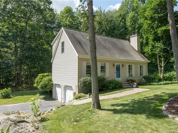33 Fox Hill Drive, Clinton, CT 06413