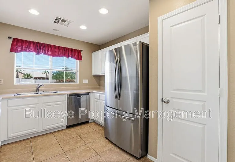 21069 N Jocelyn Ln — Photo 13