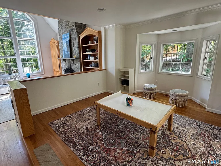 91 Raymond St — Photo 12