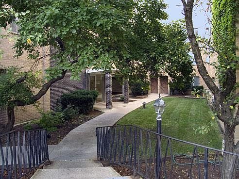 1st image of 7320 N Rogers Ave APT 313