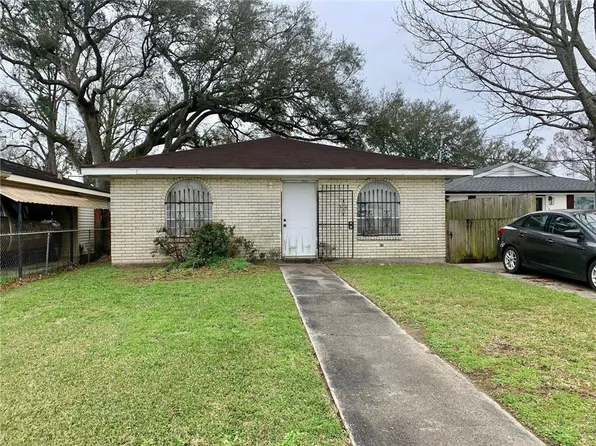 10704 Russell St, River Ridge, LA 70123