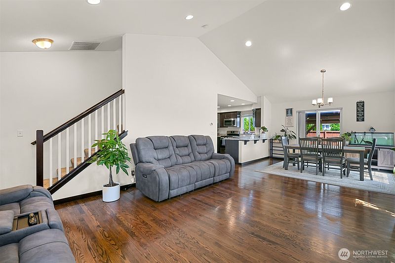 5th image of 2270 Shea Street