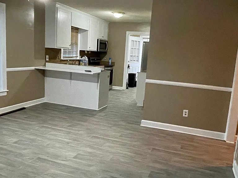 1328 Nash St SE — Photo 4