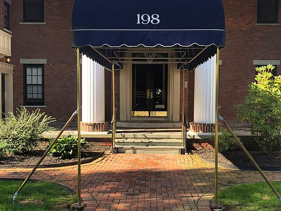 2nd image of 198 Pawling Ave #12
