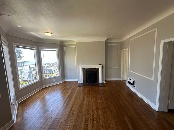 2nd image of 1083 Lombard St #1053R