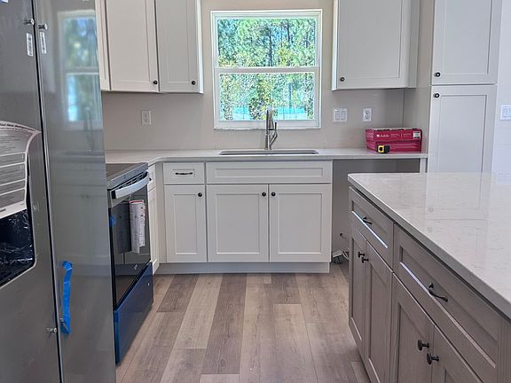 4th image of 15371 Fleetwood Rd