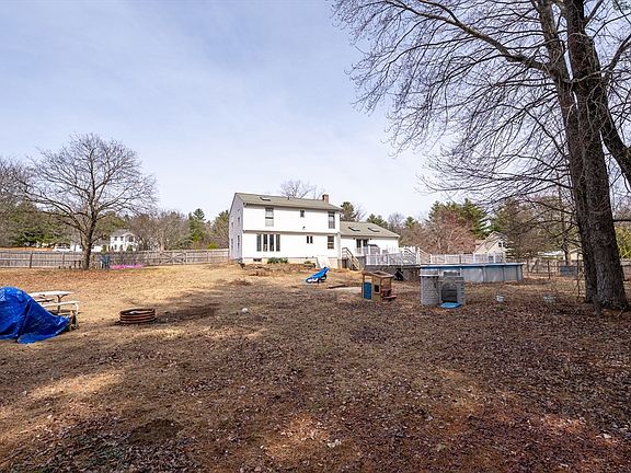 5th image of 13 Great Brook Dr