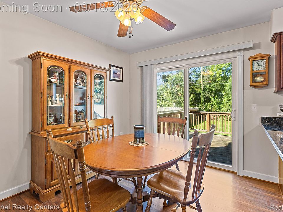 2414 Harrison Ave, photo 11