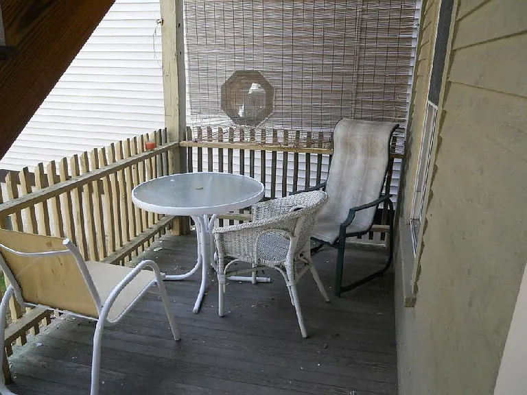 216 W 9th St #1 — Photo 19