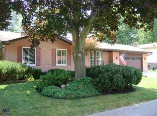 34402 Shorewood Dr, New Baltimore, MI