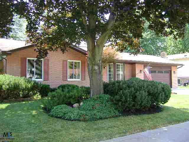 34402 Shorewood Dr photo 1