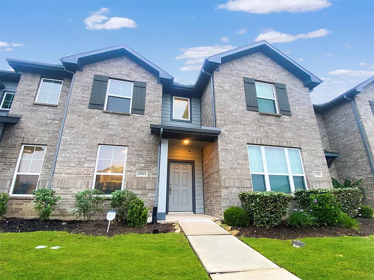 11922 Amber Oak Way — Photo 35