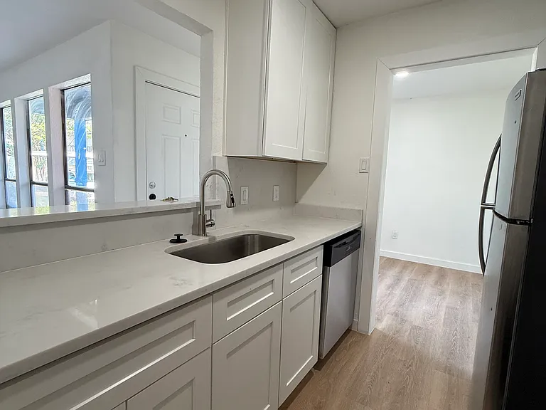 800 Treadwell Ct #802B — Photo 6