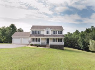 107 Queens Ct, Goode, VA 24556