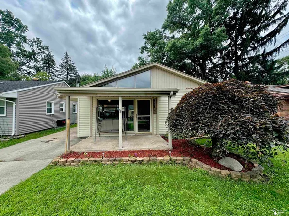 25109 Stanford St, Dearborn Heights, MI 48125