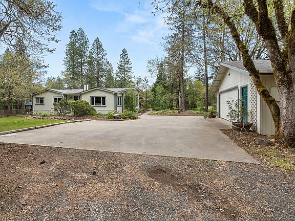 5th image of 6301 Rockydale Rd