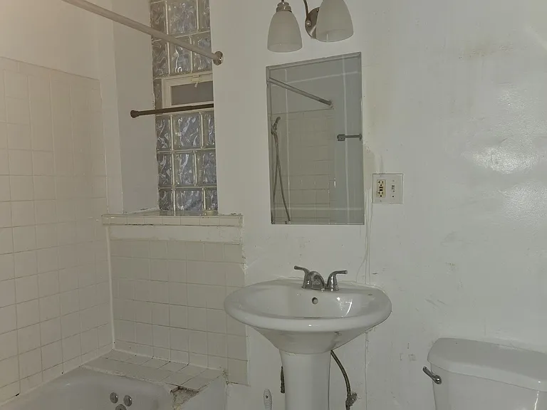 1372 W Estes Ave #1N — Photo 8
