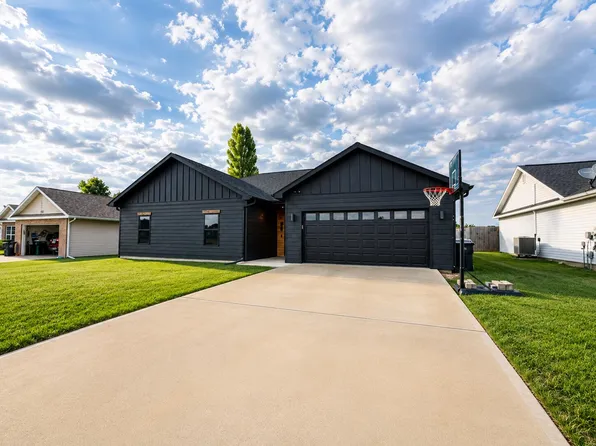 703 E Terrill Rd, Moberly, MO 65270