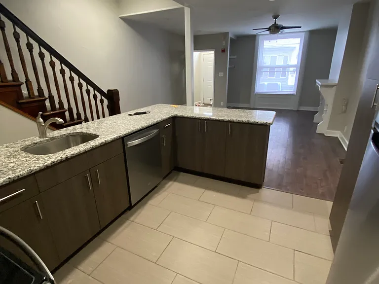 4044 Sansom St #H — Photo 6