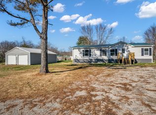 2335 Wayne Rd, Bon Aqua, TN 37025