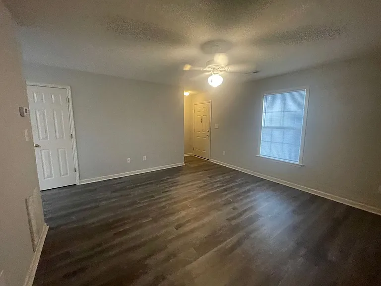 601 Main St — Photo 15
