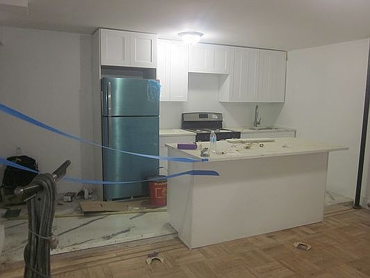 3rd image of 182 Vernon Ave #2