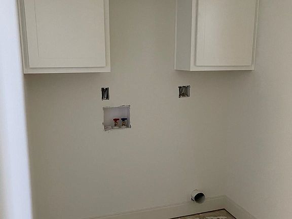 3rd image of 472 George Ellis Dr