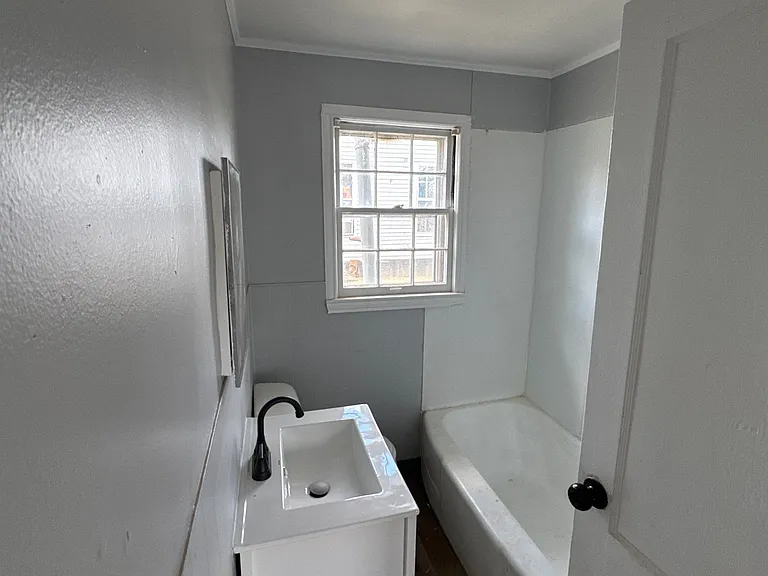 505 Margin St — Photo 6