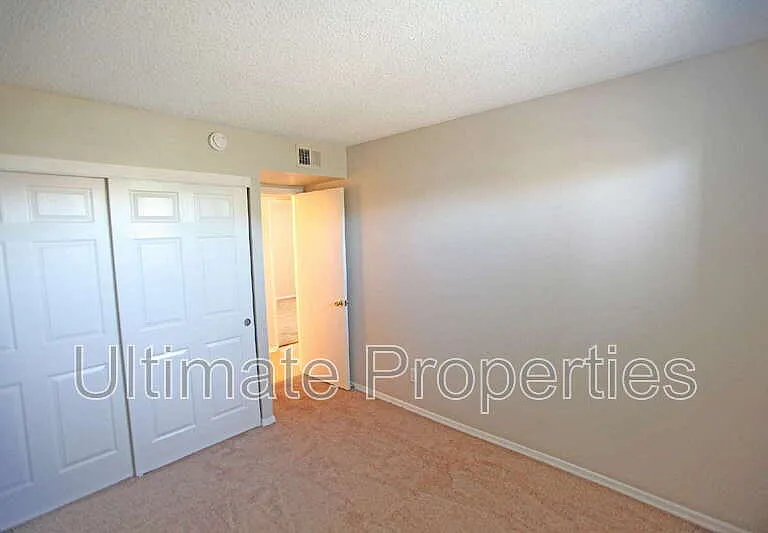 6755 W Montebello Ave — Photo 9
