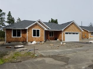 212 Pioneer Rd W, Long Beach, WA 98631