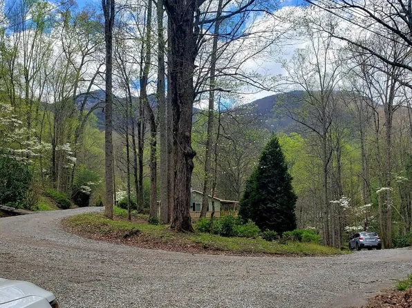 31 Bulldog Dr, Maggie Valley, NC 28751