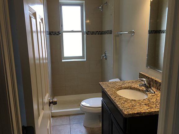 5th image of 4004-4010 N Hamlin Ave #1