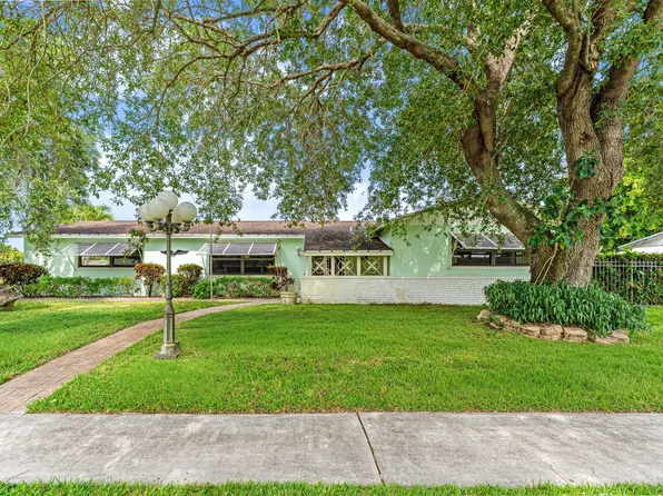 2118 W Palma Circle, West Palm Beach, FL 33415
