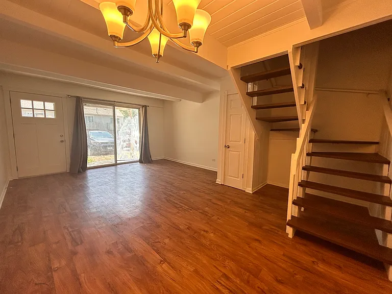 Cora Ave — Photo 3