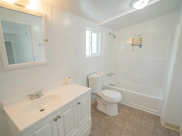 24012 Arch St — Photo 6