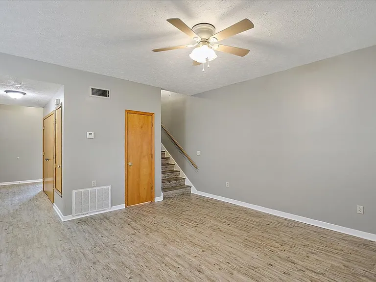 221 Brendalwood Blvd — Photo 8
