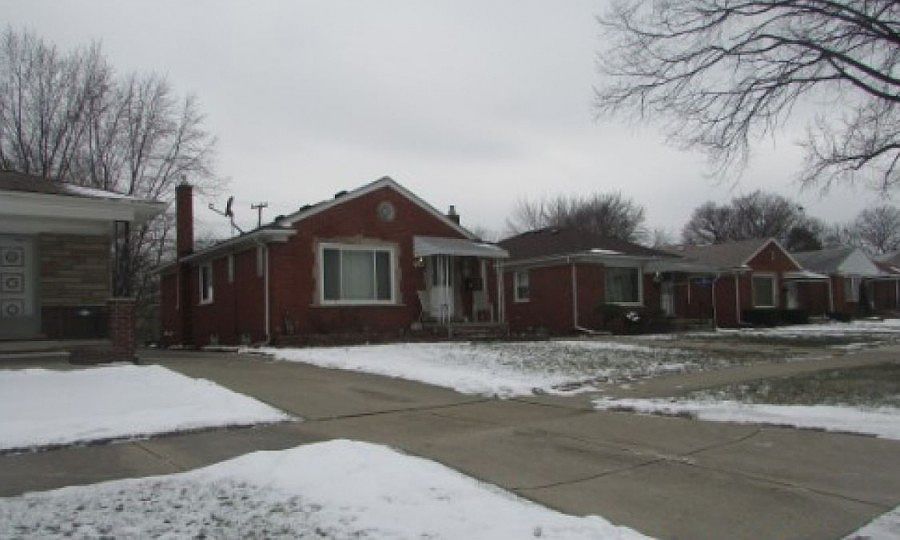 2nd image of 8219 Virgil St