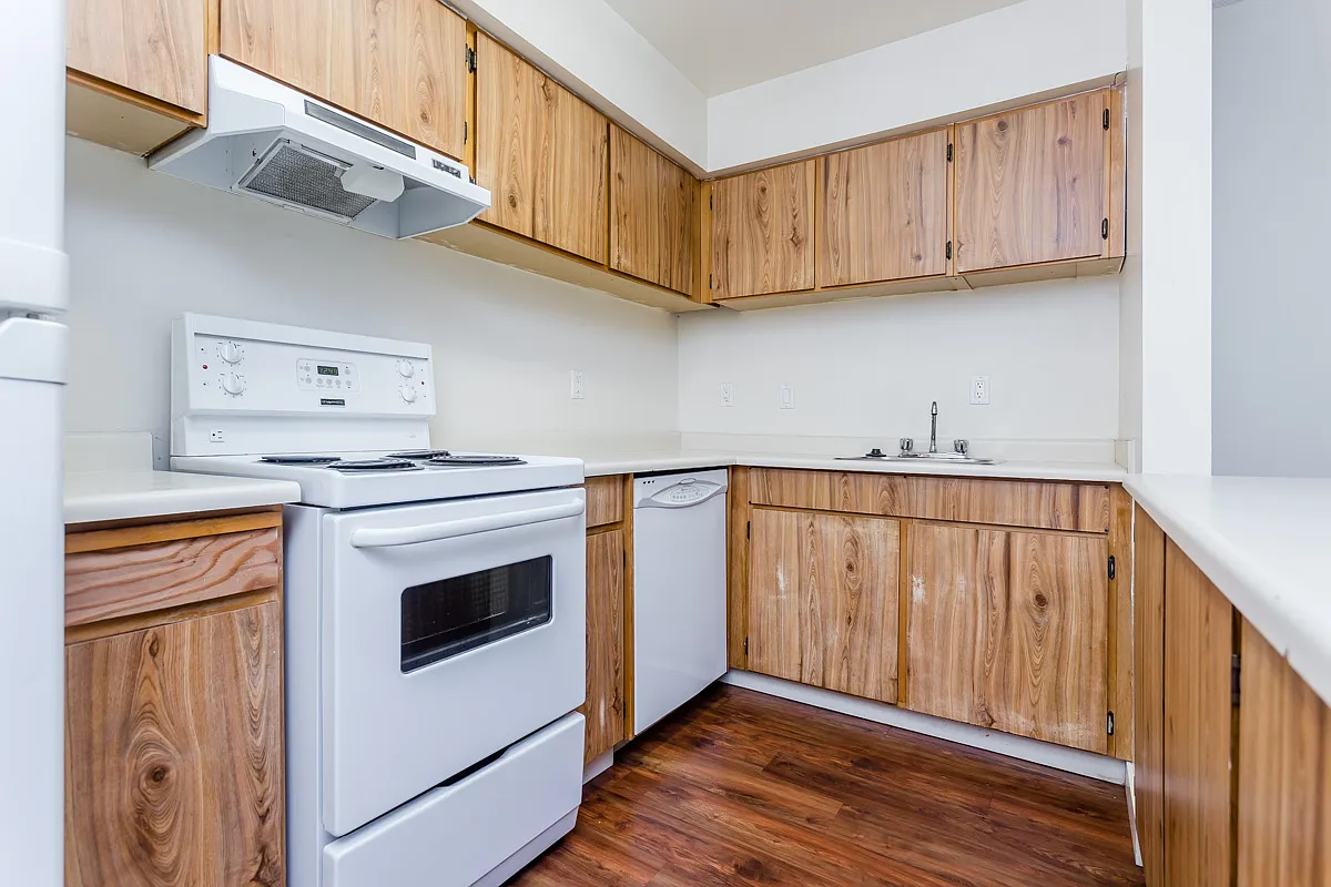 Sandringham Apartments — Photo 2