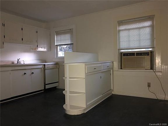 4th image of 306 N 9th St