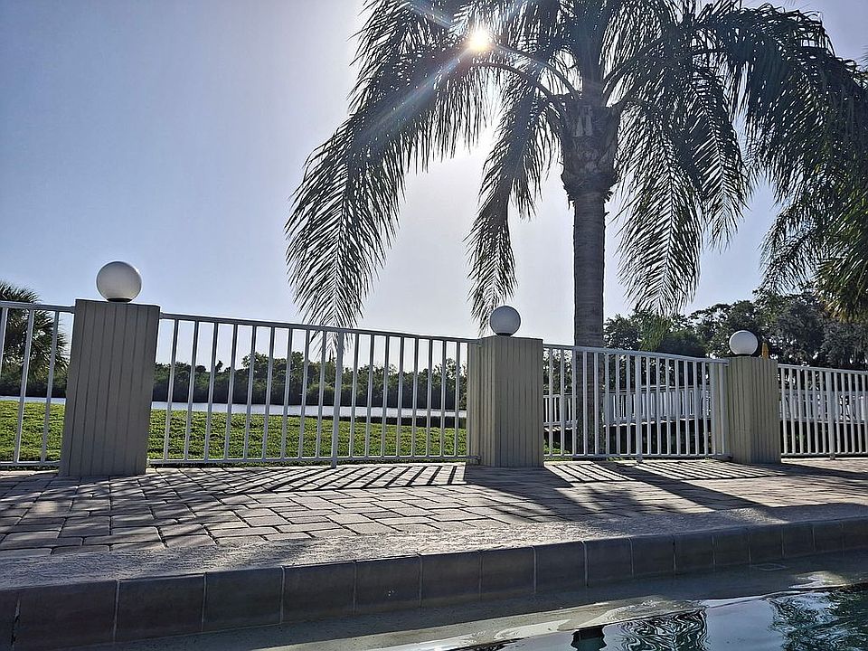 1st image of 1542 Sea Gull Dr #119