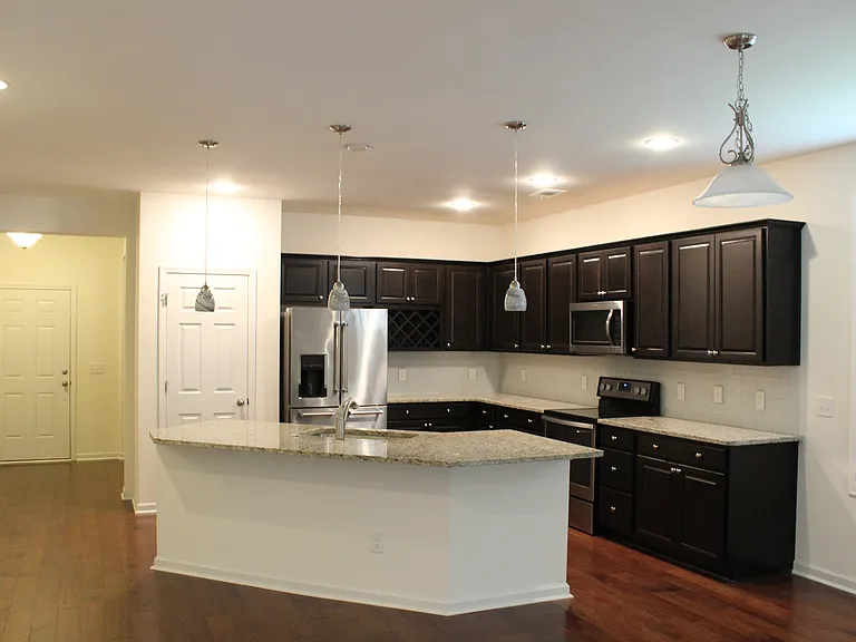 386 Southwilde Way — Photo 4