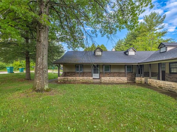 4400-4402 Pinebrook Ct