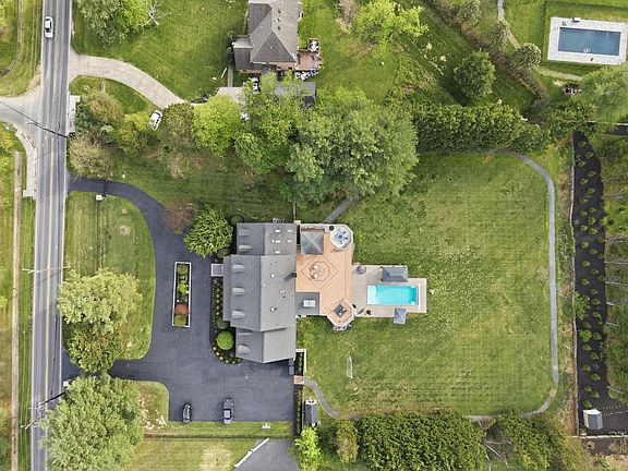 4th image of 13516 Travilah Rd