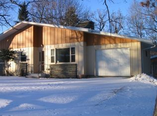 622 W Fulton St, Waupaca, WI 54981