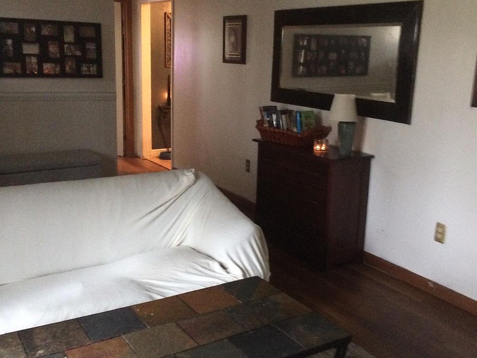 1st image of 903 W Shore Dr